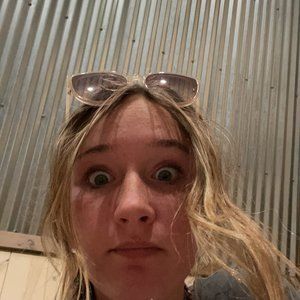 Meet your Posher, Alaura